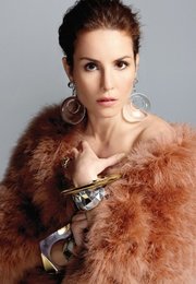 Голый Нуми Рапас